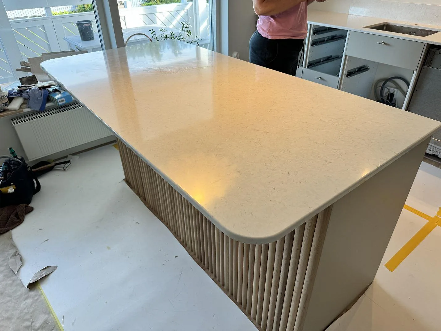 Gennemført projekt: Køkkenbordplade i Silestone Snowy Ibiza, Lyckeby.