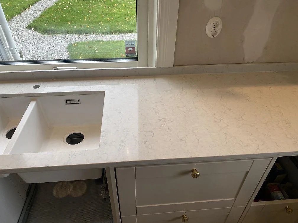 Køkkenbordplade i Silestone Snowy Ibiza, Målsryd – billede 3