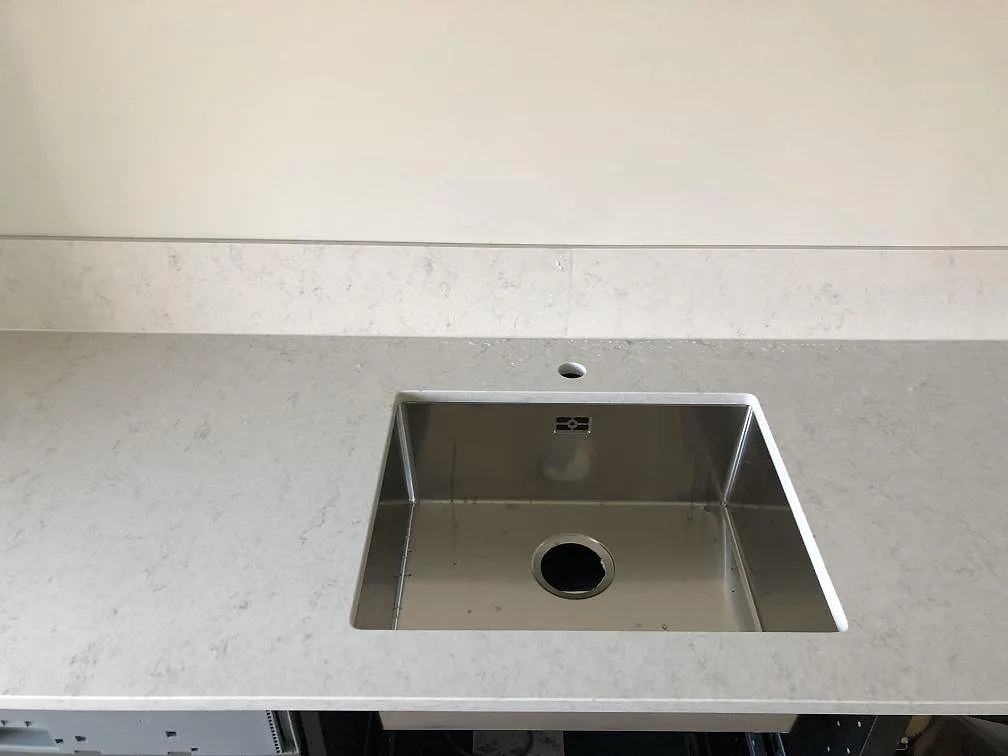 Køkkenbordplade i Silestone Snowy Ibiza, Malmö – billede 3