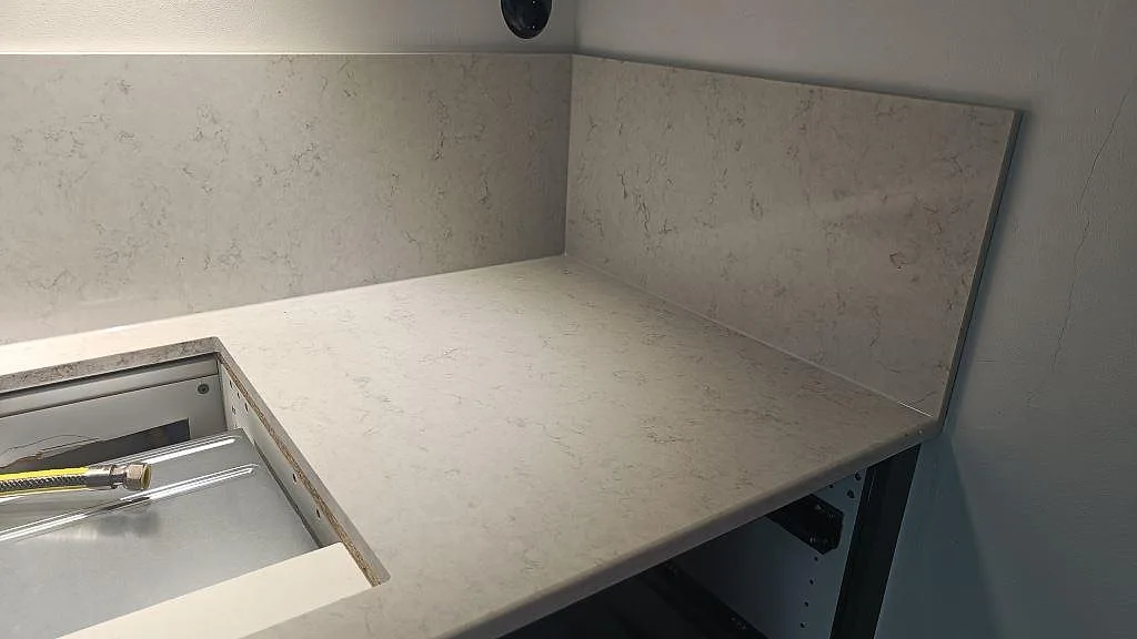 Køkkenbordplade i Silestone Snowy Ibiza, Malmö – billede 5