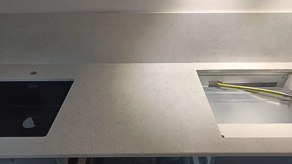 Køkkenbordplade i Silestone Snowy Ibiza, Malmö – billede 3