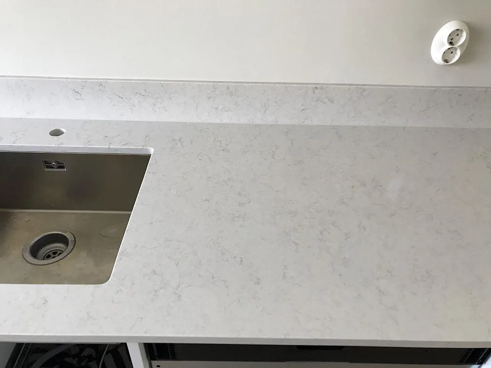 Køkkenbordplade i Silestone Snowy Ibiza, Malmö – billede 2