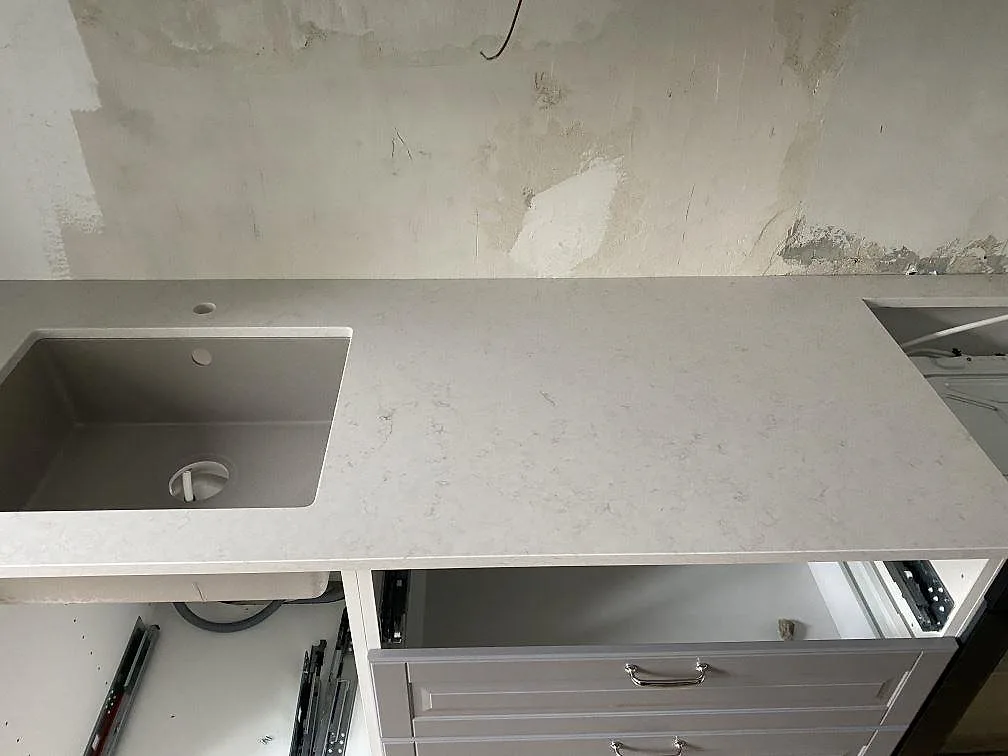 Køkkenbordplade i Silestone Snowy Ibiza, Malmö – billede 2