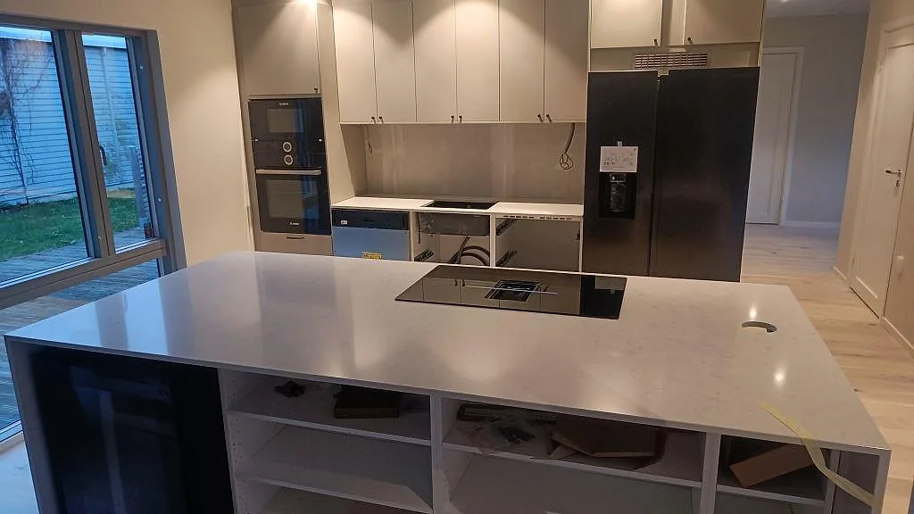Køkkenbordplade i Silestone Snowy Ibiza, malmö