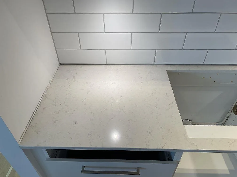 Køkkenbordplade i Silestone Snowy Ibiza, Malmö – billede 3
