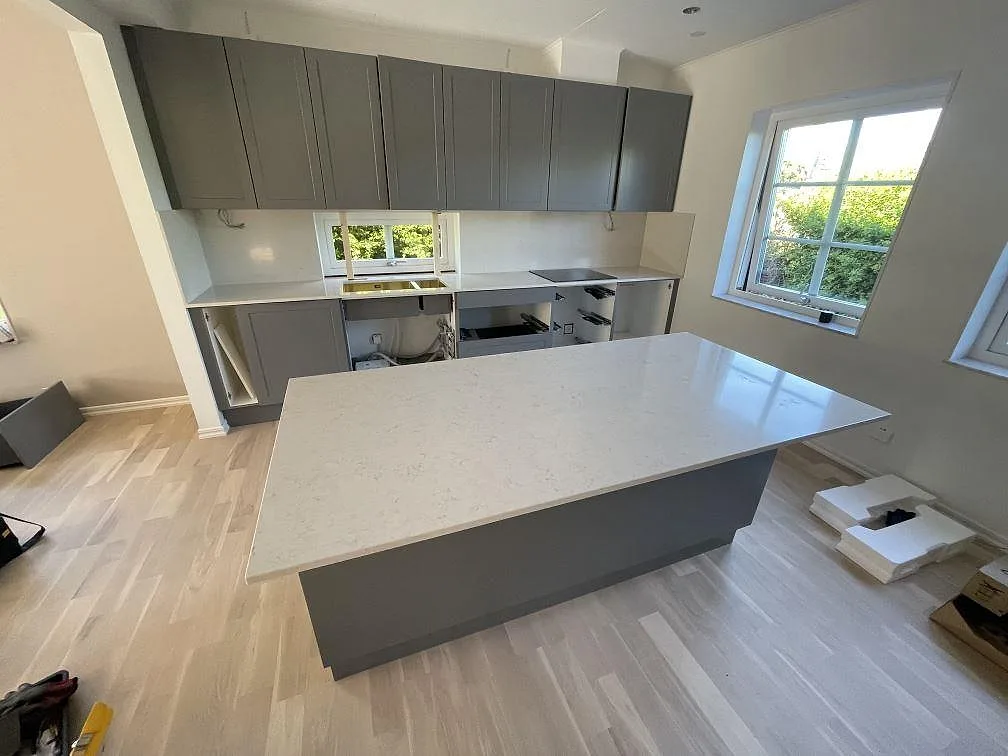 Køkkenbordplade i Silestone Snowy Ibiza, Malmö