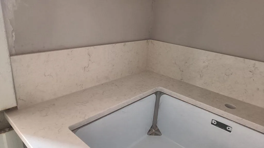 Køkkenbordplade i Silestone Snowy Ibiza, Malmö – billede 3