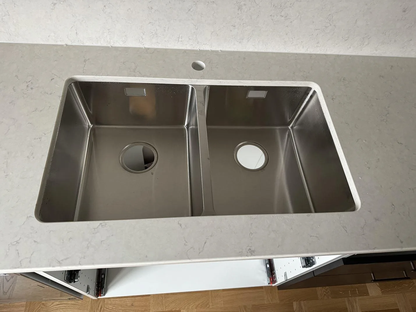 Køkkenbordplade i Silestone Snowy Ibiza, Malmö – billede 7