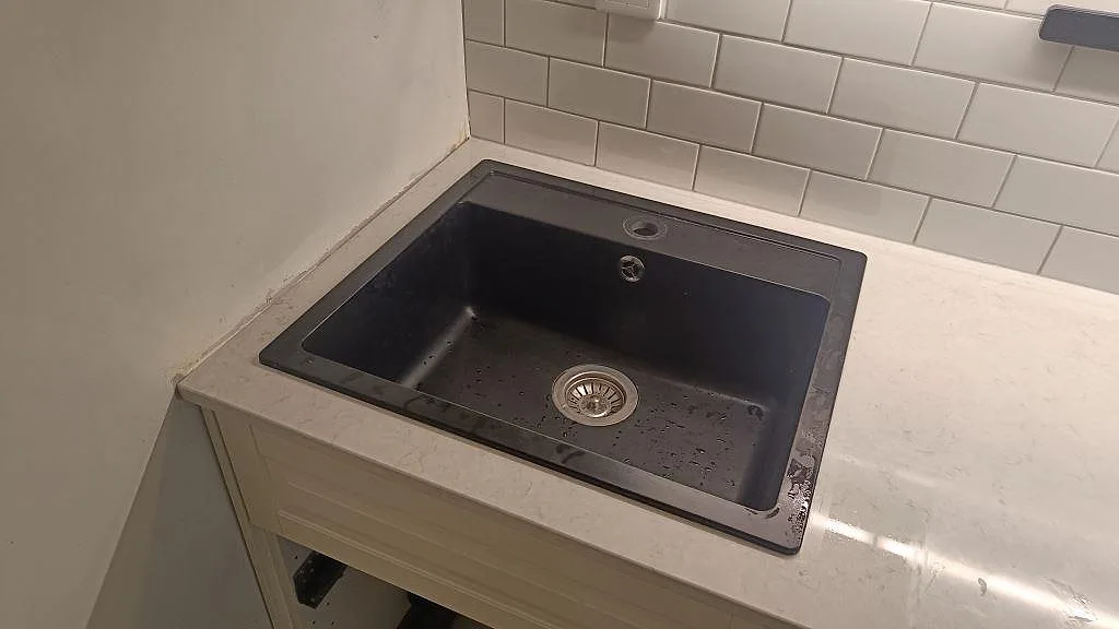 Køkkenbordplade i Silestone Snowy Ibiza, Malmö – billede 2
