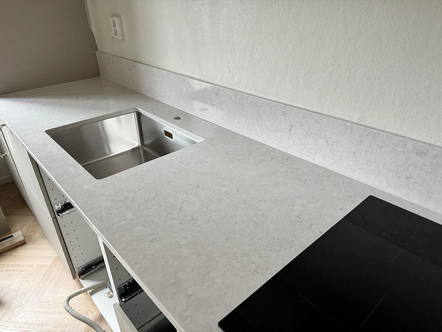 Køkkenbordplade i Silestone Snowy Ibiza, Malmö