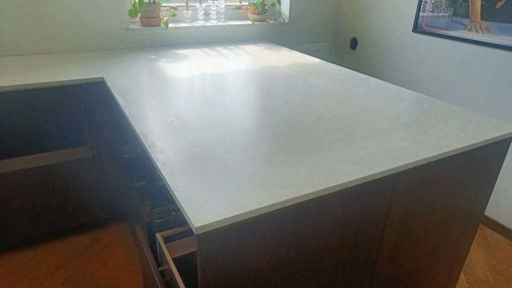 Køkkenbordplade i Silestone Snowy Ibiza, Malmö – billede 2