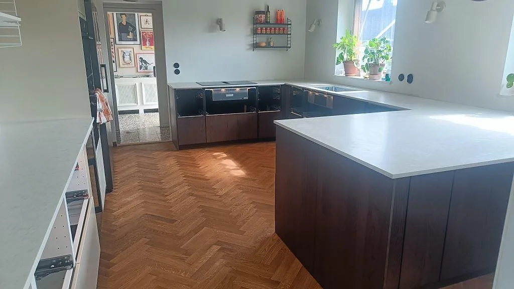 Gennemført projekt: Køkkenbordplade i Silestone Snowy Ibiza, Malmö.