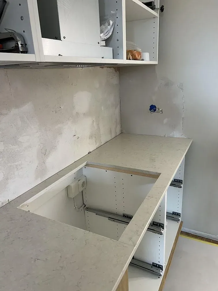 Gennemført projekt: Køkkenbordplade i Silestone Snowy Ibiza, Malmö.