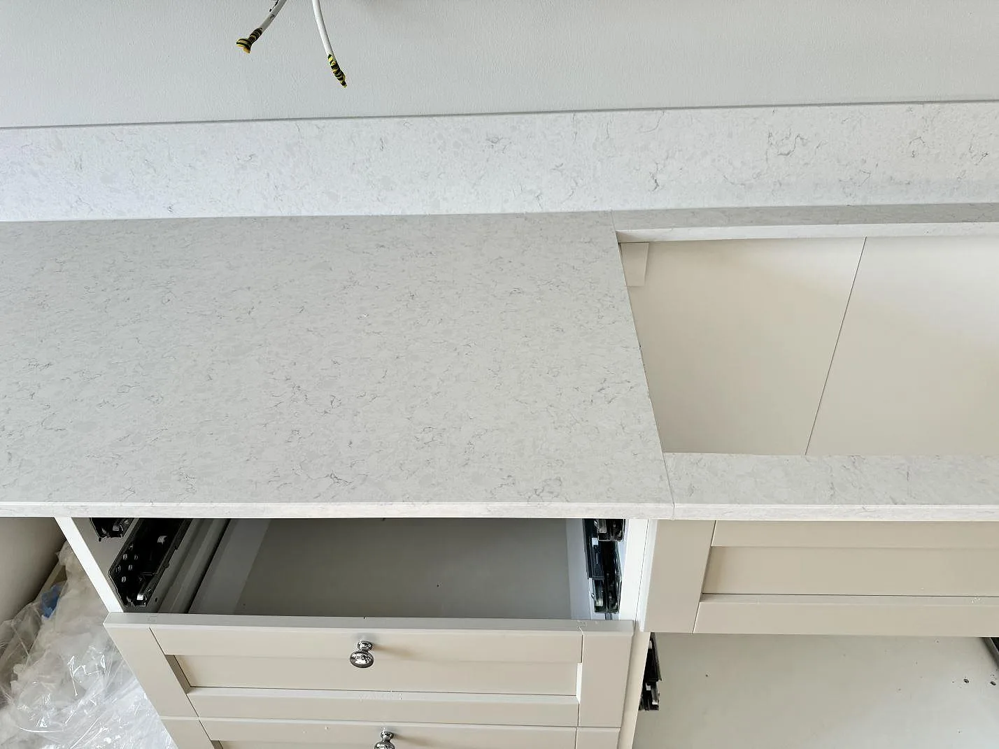 Køkkenbordplade i Silestone Snowy Ibiza, Malmö – billede 4