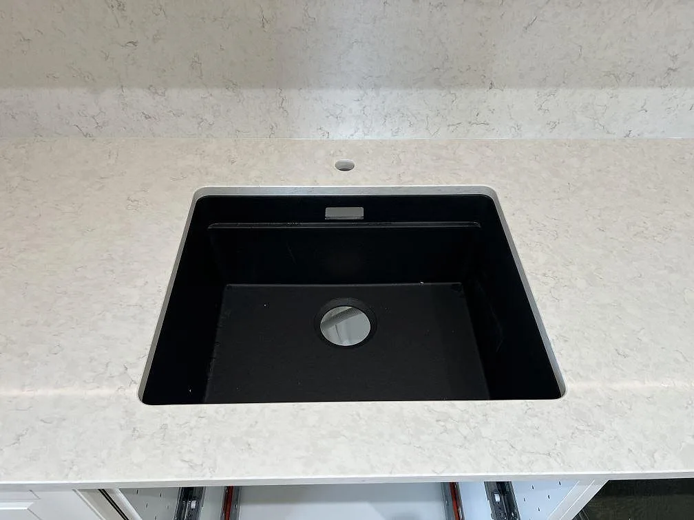 Køkkenbordplade i Silestone Snowy Ibiza, Malmö – billede 5