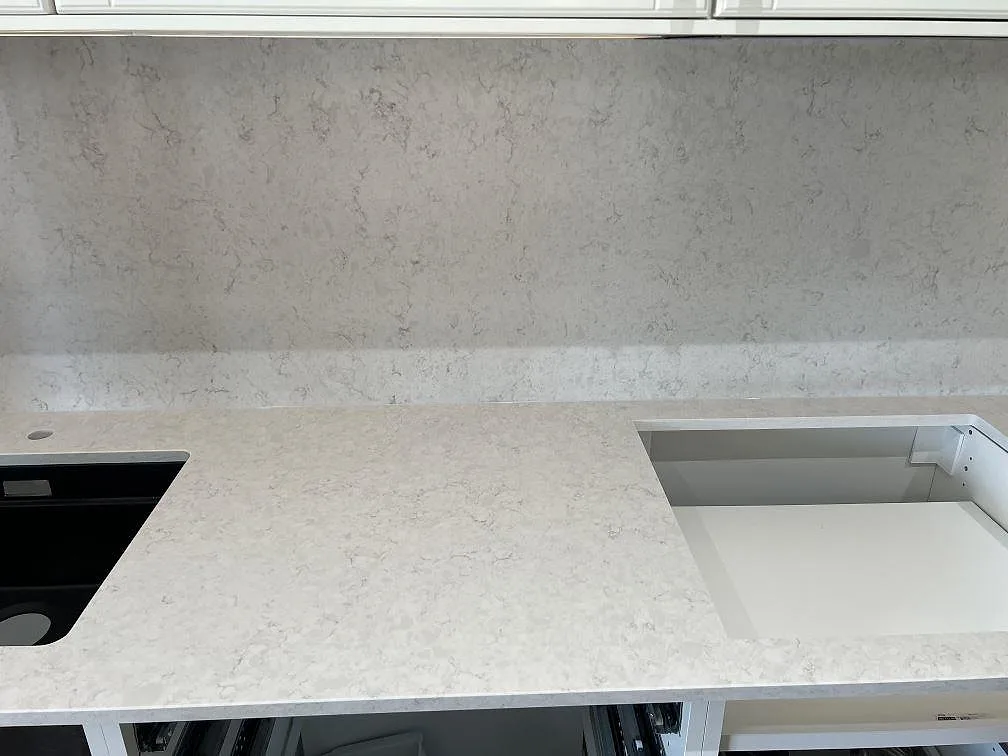 Køkkenbordplade i Silestone Snowy Ibiza, Malmö – billede 3