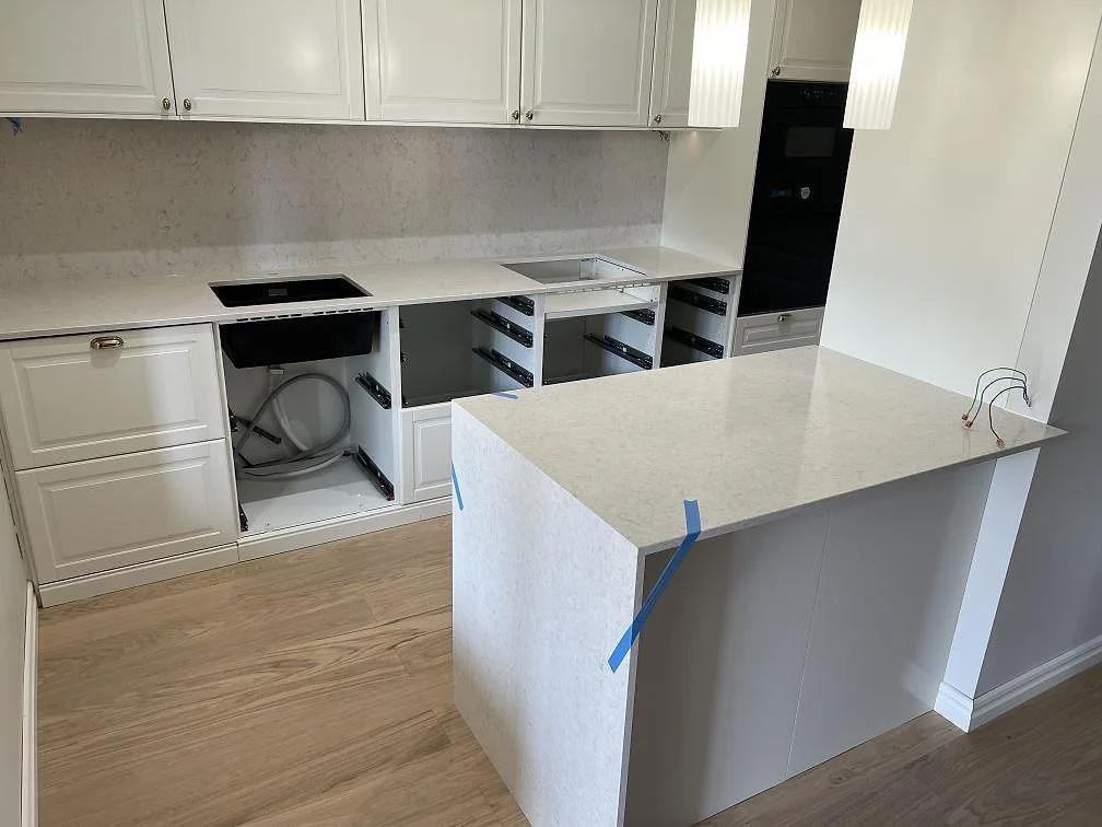 Gennemført projekt: Køkkenbordplade i Silestone Snowy Ibiza, Malmö.