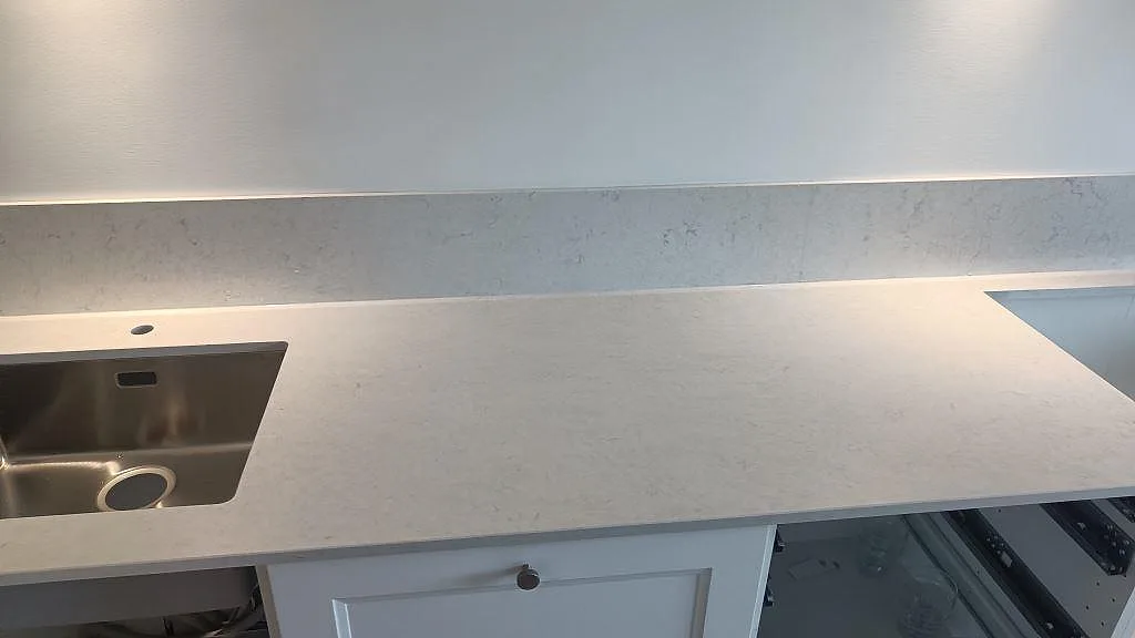Køkkenbordplade i Silestone Snowy Ibiza, Malmö – billede 3