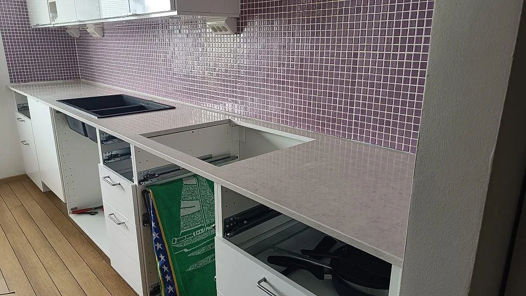 Gennemført projekt: Køkkenbordplade i Silestone Snowy Ibiza, Malmö.