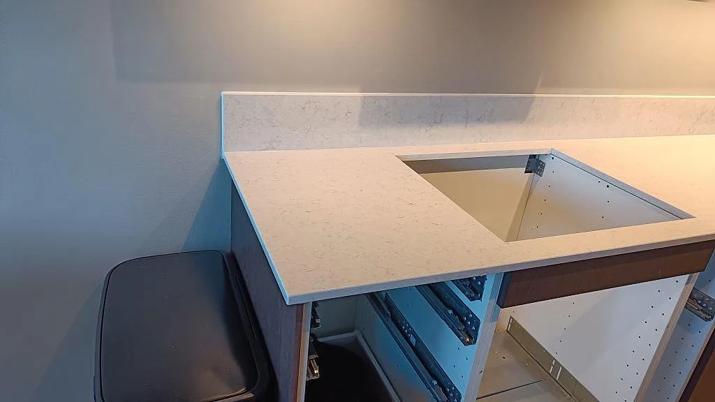 Køkkenbordplade i Silestone Snowy Ibiza, Malmö – billede 2