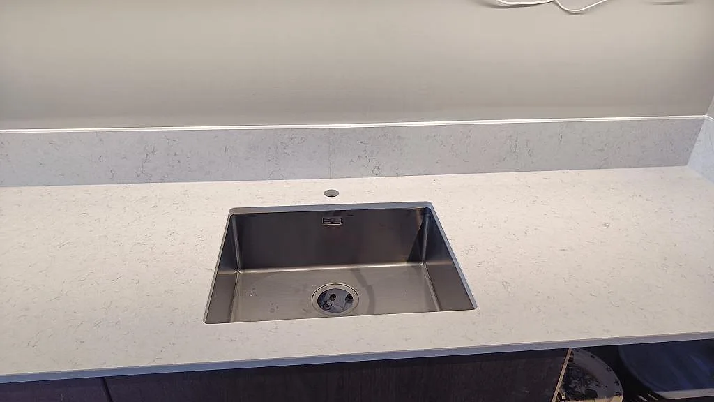 Køkkenbordplade i Silestone Snowy Ibiza, Malmö – billede 5