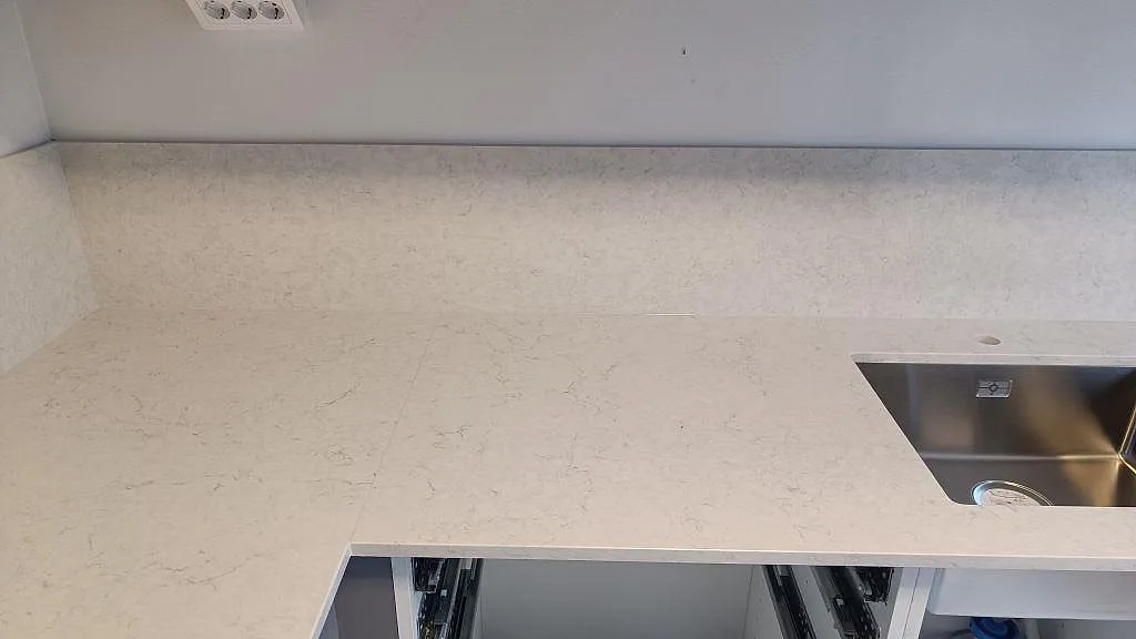 Køkkenbordplade i Silestone Snowy Ibiza, Malmö – billede 3