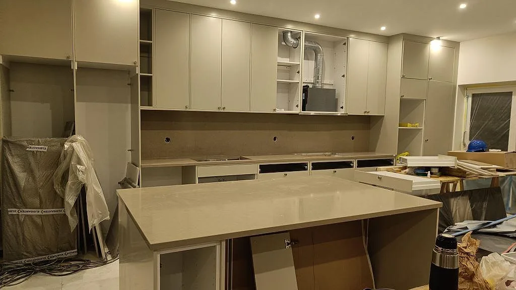 Køkkenbordplade i Silestone Snowy Ibiza, Malmö – billede 2