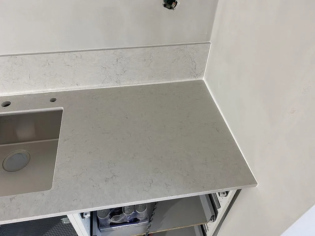 Køkkenbordplade i Silestone Snowy Ibiza, Malmö – billede 3