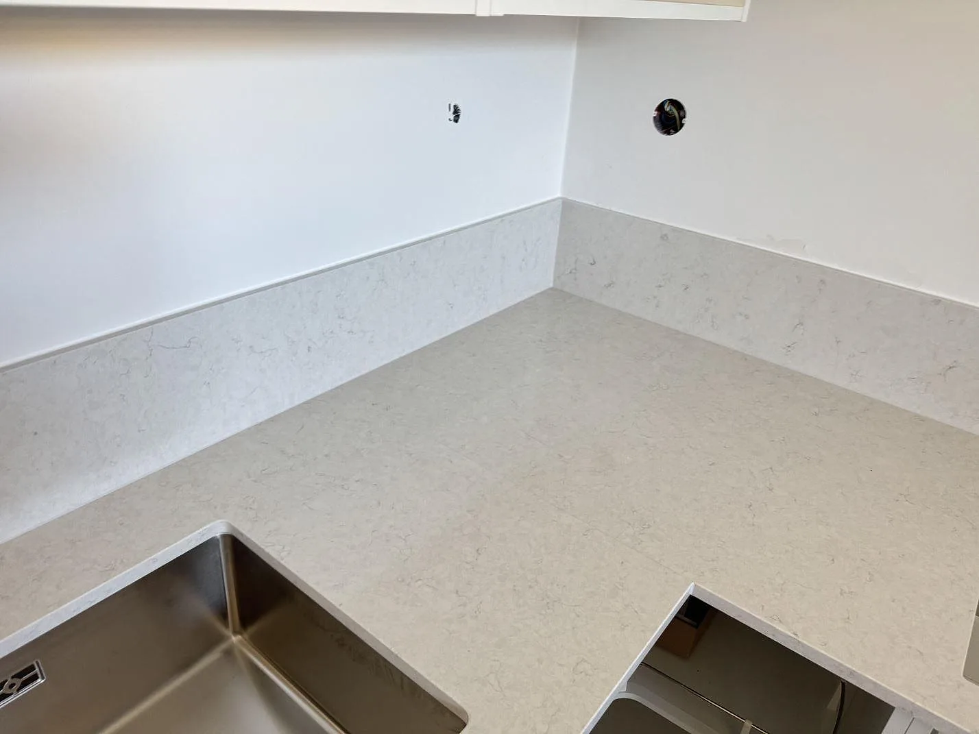 Køkkenbordplade i Silestone Snowy Ibiza, Malmö – billede 2