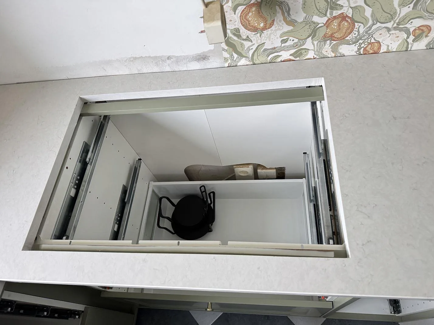 Køkkenbordplade i Silestone Snowy Ibiza, Malmö – billede 2