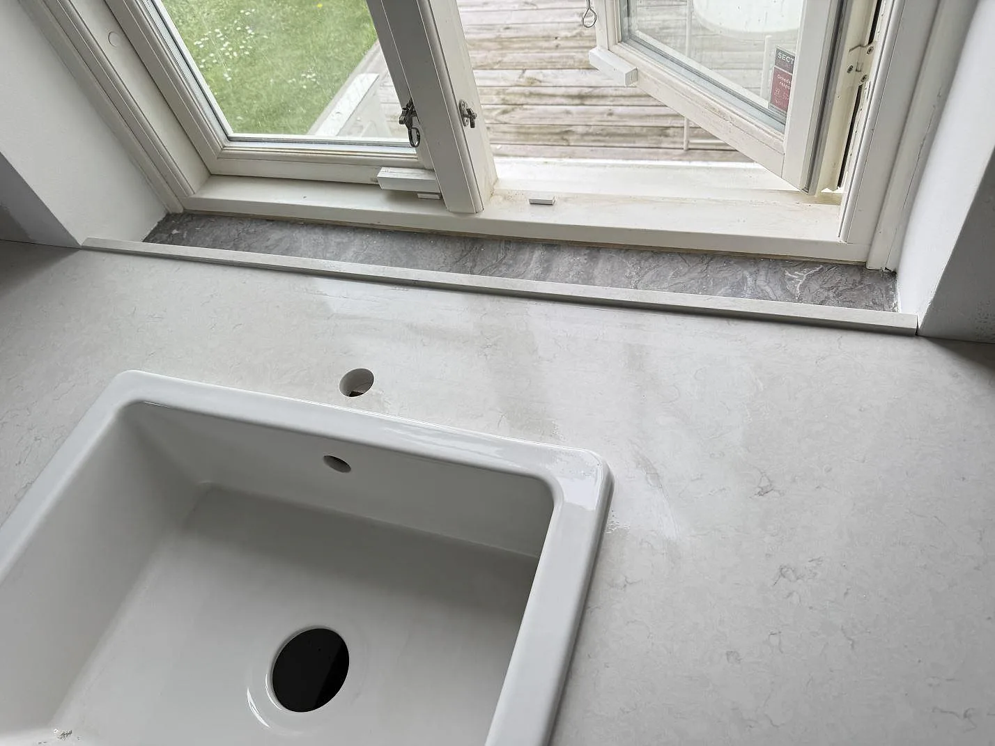 Køkkenbordplade i Silestone Snowy Ibiza, Malmö – billede 7