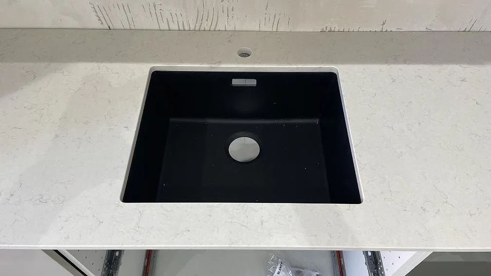 Køkkenbordplade i Silestone Snowy Ibiza, Malmö – billede 3