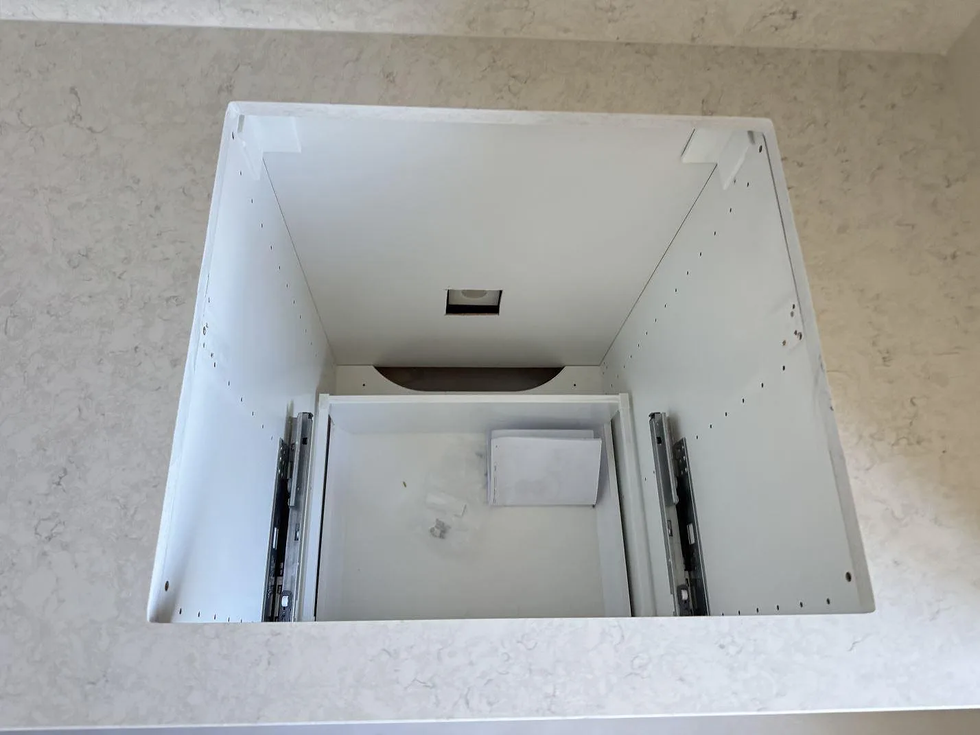 Køkkenbordplade i Silestone Snowy Ibiza, Malmö – billede 7