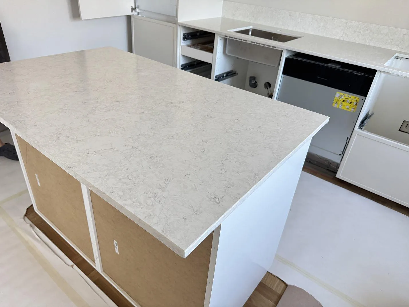 Køkkenbordplade i Silestone Snowy Ibiza, Malmö – billede 2