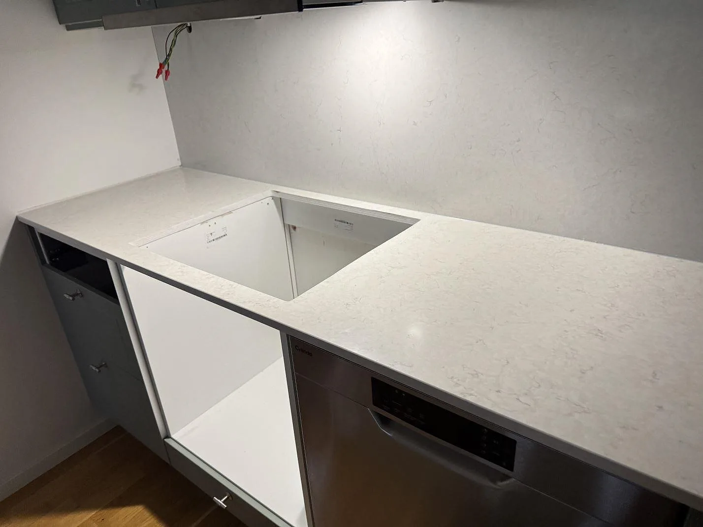 Køkkenbordplade i Silestone Snowy Ibiza, Malmö – billede 4