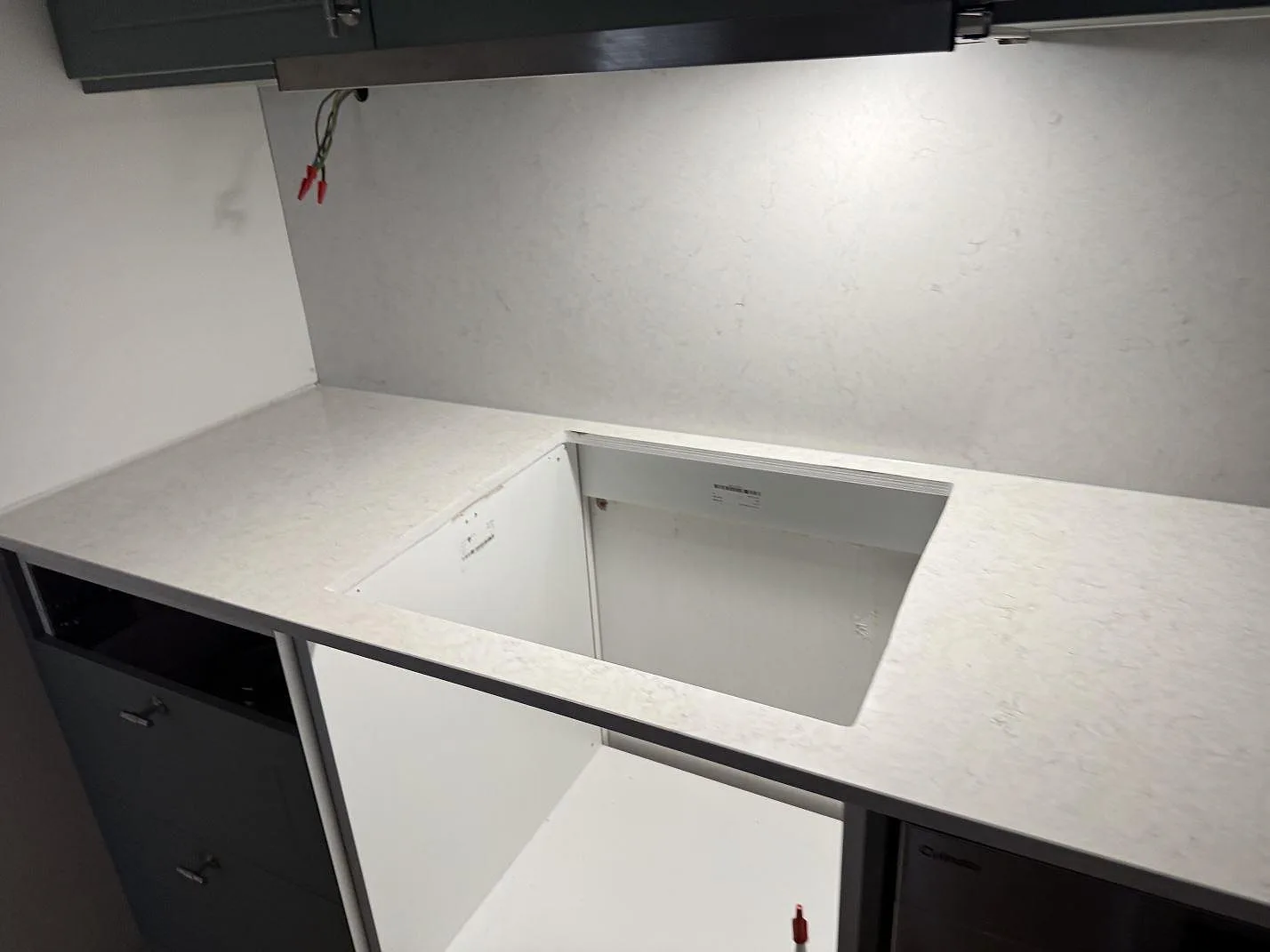 Køkkenbordplade i Silestone Snowy Ibiza, Malmö – billede 5