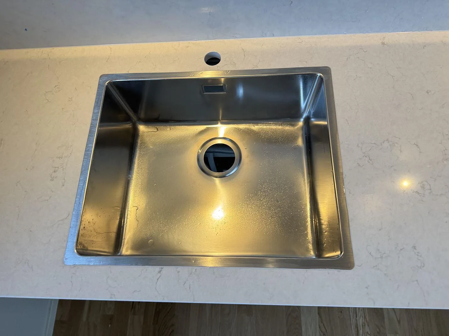 Køkkenbordplade i Silestone Snowy Ibiza, Malmö – billede 6
