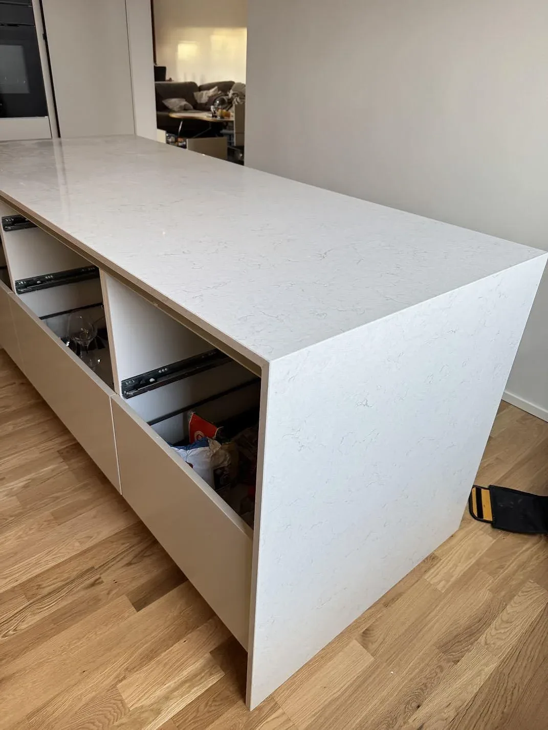 Køkkenbordplade i Silestone Snowy Ibiza, Malmö – billede 7