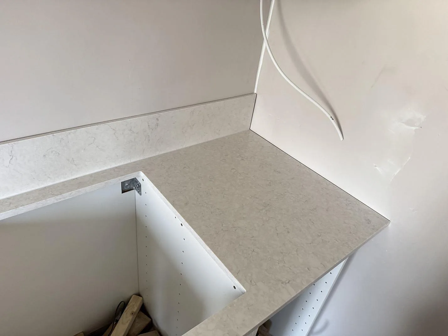 Køkkenbordplade i Silestone Snowy Ibiza, Mamö – billede 6