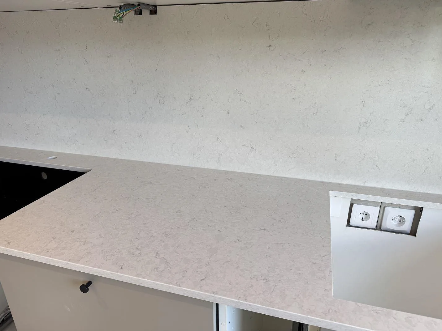 Køkkenbordplade i Silestone Snowy Ibiza, Mörrum – billede 7