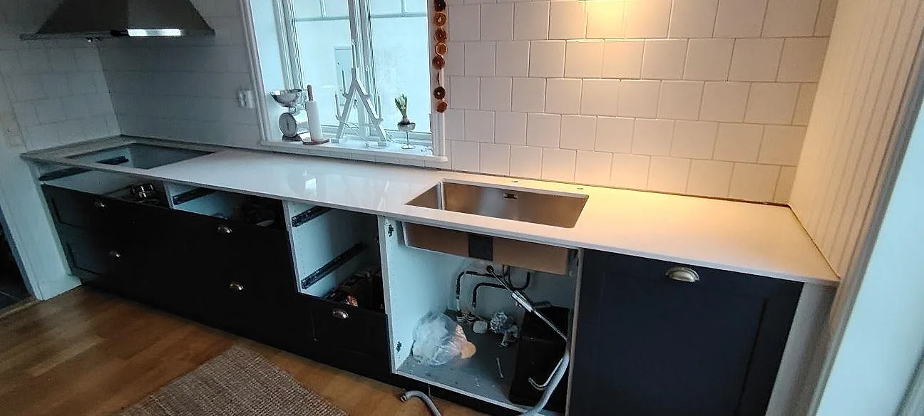 Køkkenbordplade i Silestone Snowy Ibiza, Motala – billede 3