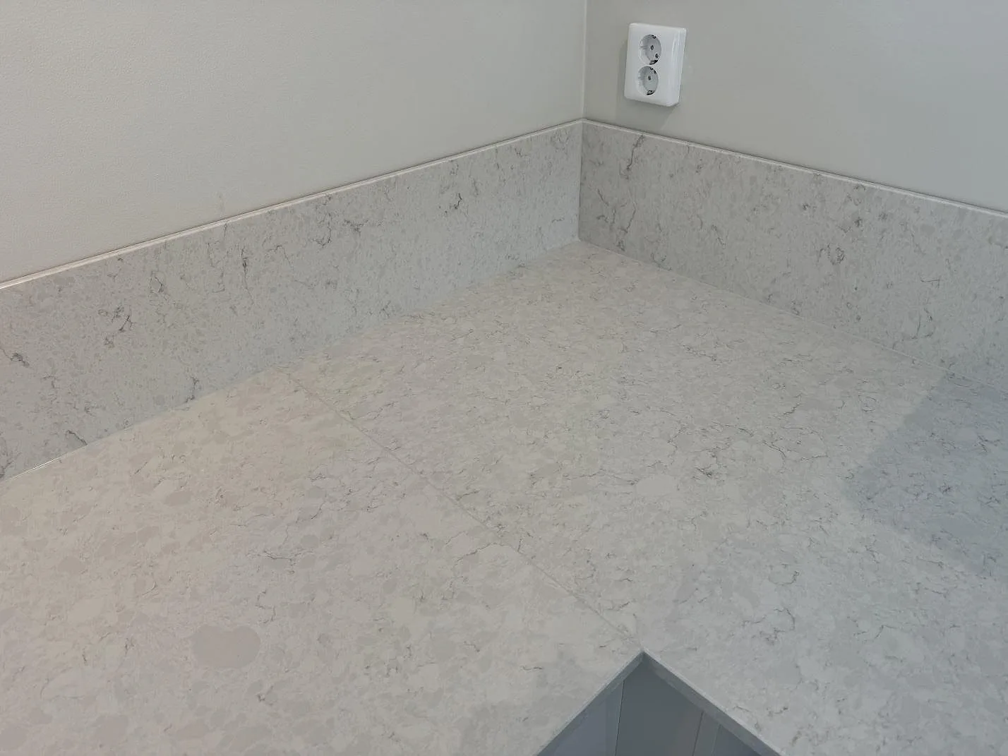 Køkkenbordplade i Silestone Snowy Ibiza, Nättraby – billede 4