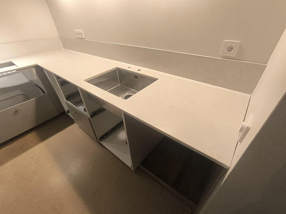 Køkkenbordplade i Silestone Snowy Ibiza, Norrköping – billede 3