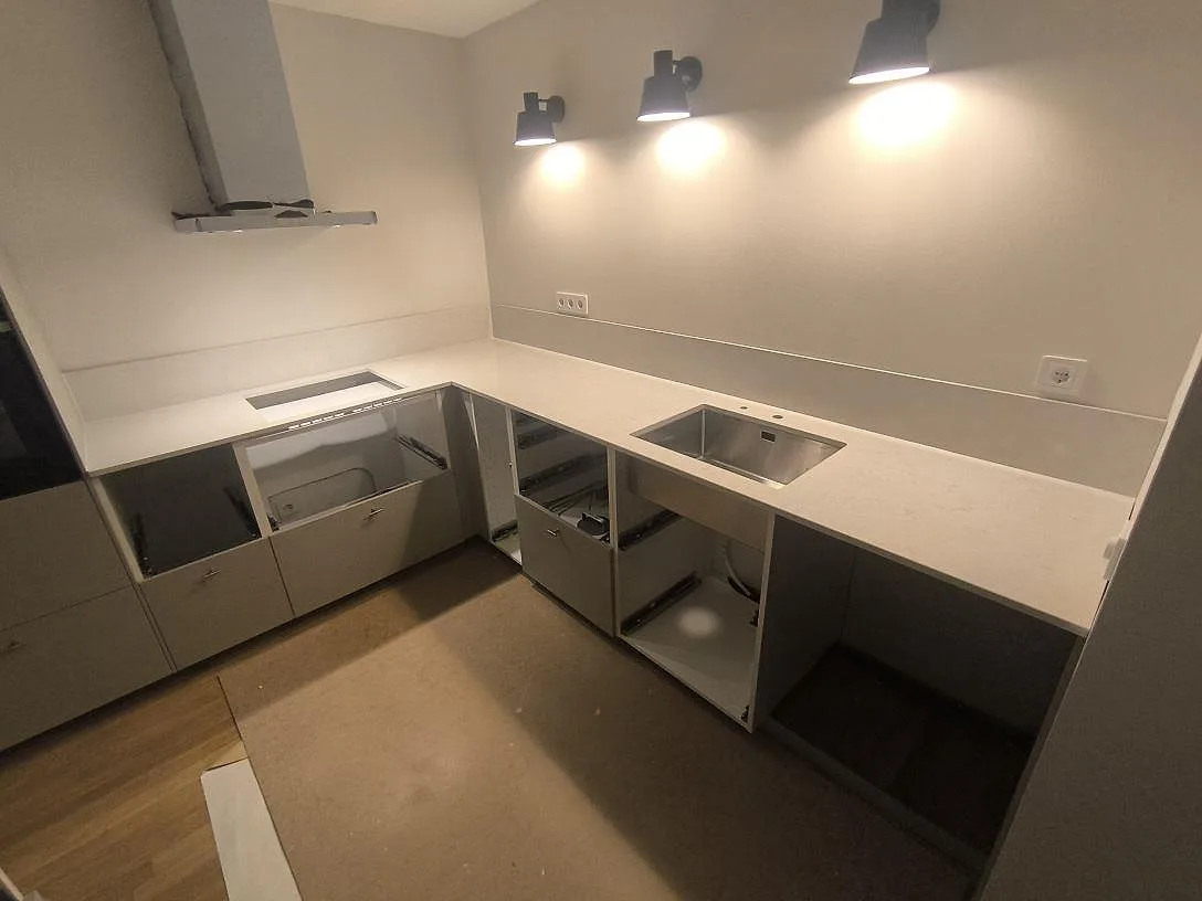 Køkkenbordplade i Silestone Snowy Ibiza, Norrköping – billede 2