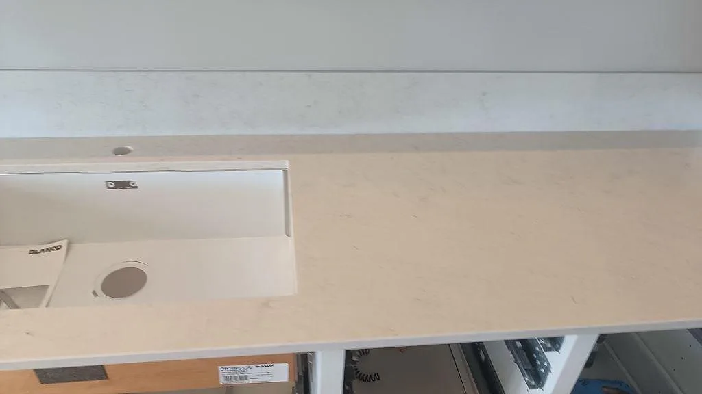 Køkkenbordplade i Silestone Snowy Ibiza, Önnestad – billede 8