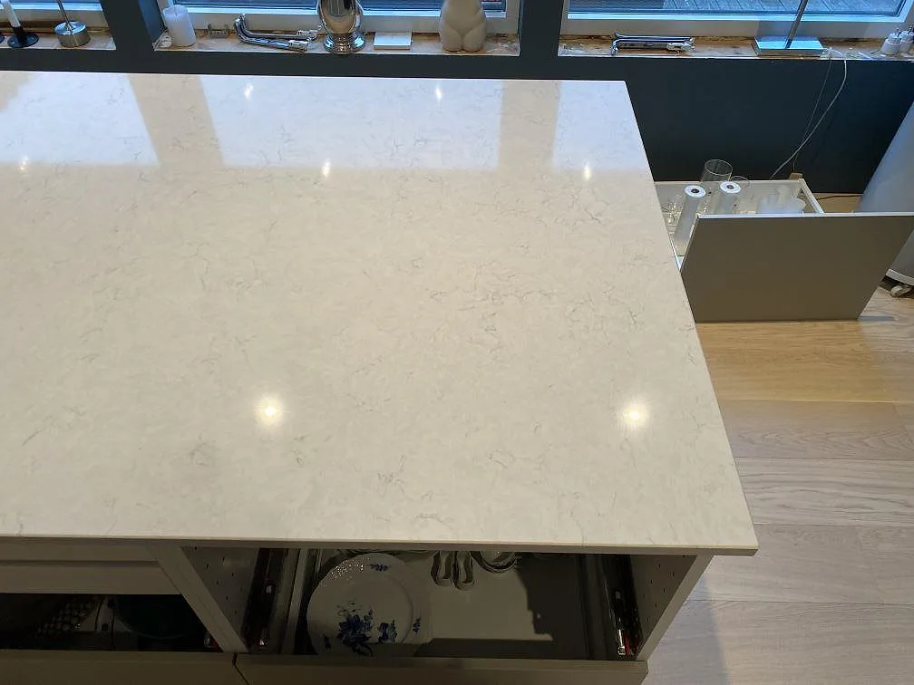 Køkkenbordplade i Silestone Snowy Ibiza, Österskär – billede 2