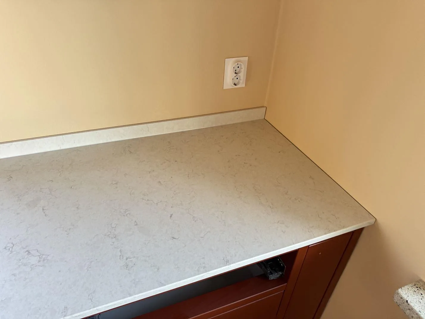 Køkkenbordplade i Silestone Snowy Ibiza, Östra Vemmerlöv – billede 4