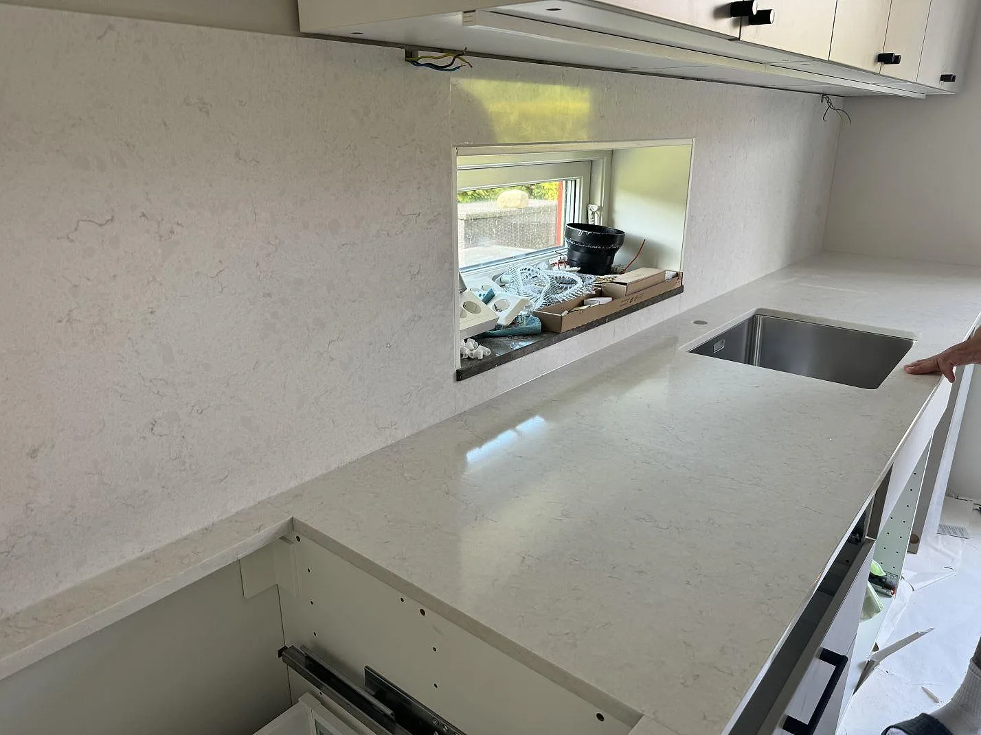 Gennemført projekt: Køkkenbordplade i Silestone Snowy Ibiza, Ojersjo.