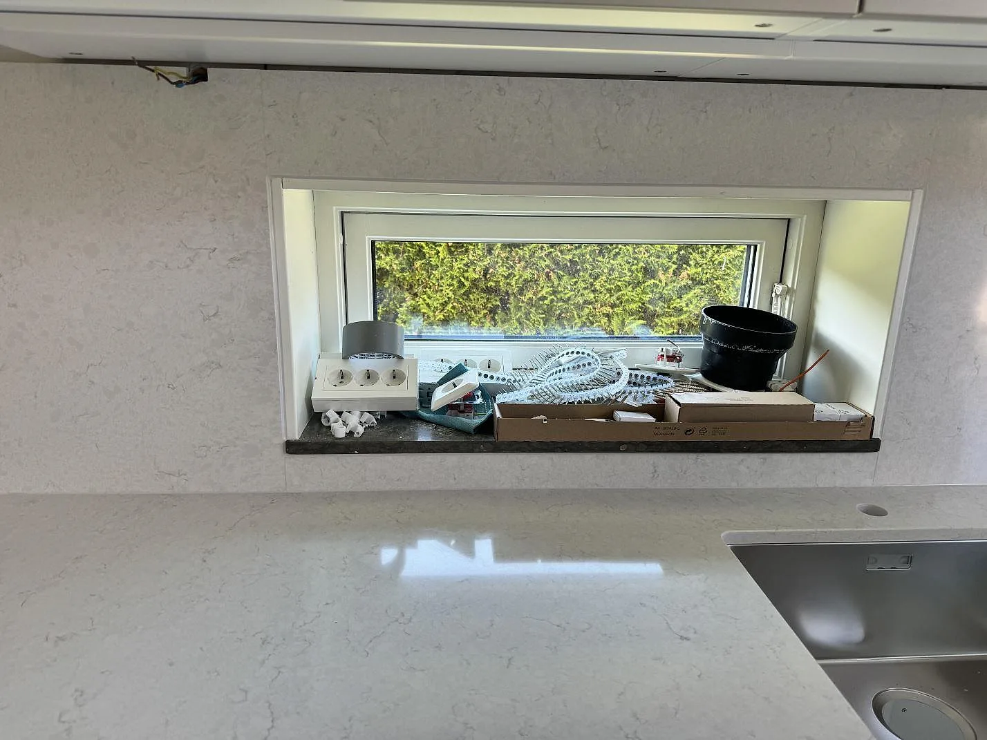 Køkkenbordplade i Silestone Snowy Ibiza, Ojersjo – billede 3