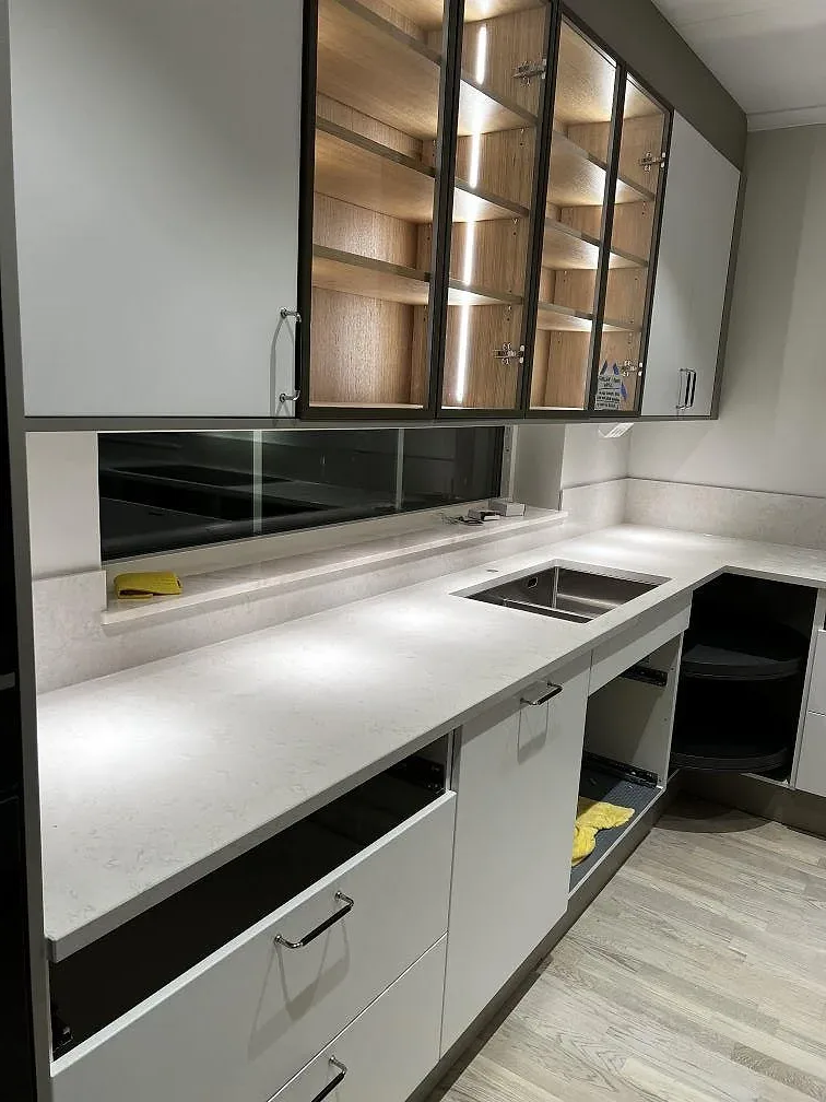 Køkkenbordplade i Silestone Snowy Ibiza, Olofstorp – billede 7